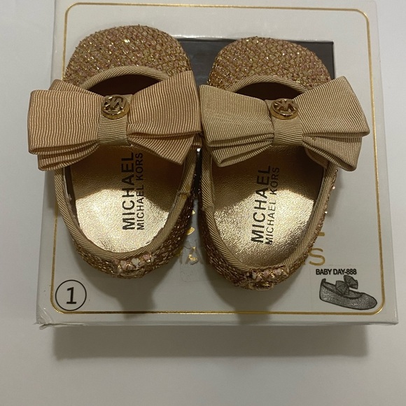 Michael Kors Shoes - Picture 3 of 8